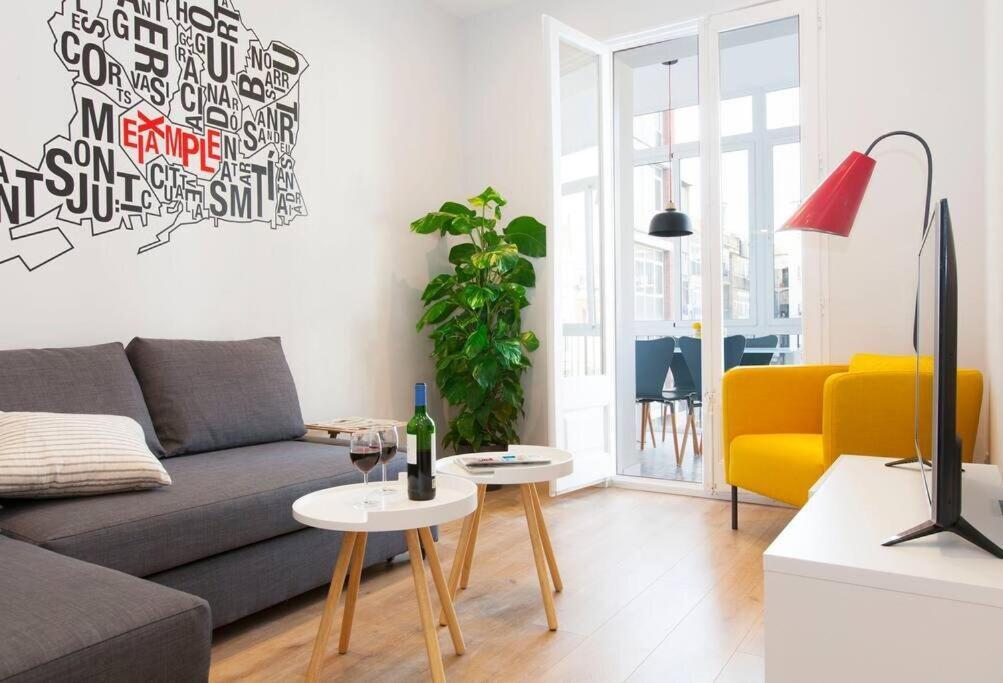 Perfectly Located 4Bed 4Bath Apartment In Barcelona 3 1 Bagian luar foto