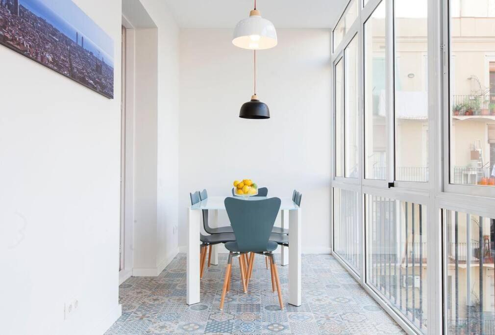 Perfectly Located 4Bed 4Bath Apartment In Barcelona 3 1 Bagian luar foto