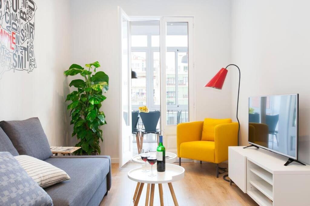 Perfectly Located 4Bed 4Bath Apartment In Barcelona 3 1 Bagian luar foto