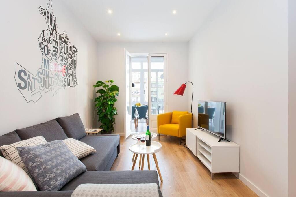 Perfectly Located 4Bed 4Bath Apartment In Barcelona 3 1 Bagian luar foto