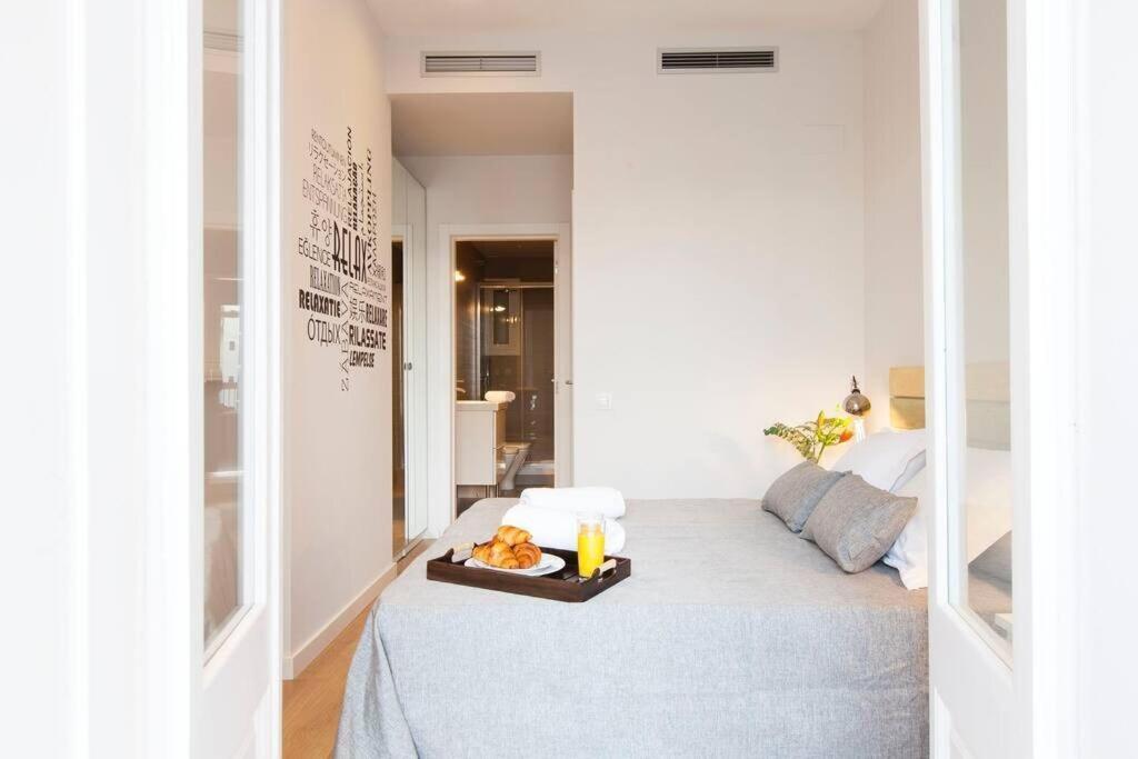 Perfectly Located 4Bed 4Bath Apartment In Barcelona 3 1 Bagian luar foto