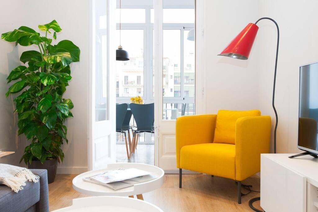 Perfectly Located 4Bed 4Bath Apartment In Barcelona 3 1 Bagian luar foto