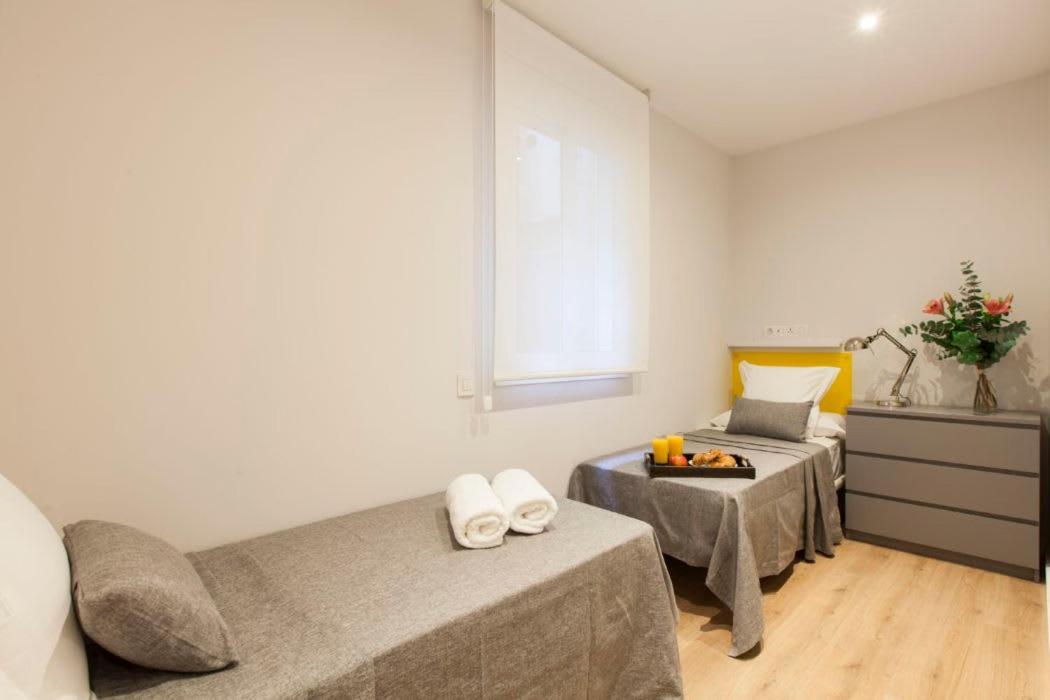 Perfectly Located 4Bed 4Bath Apartment In Barcelona 3 1 Bagian luar foto