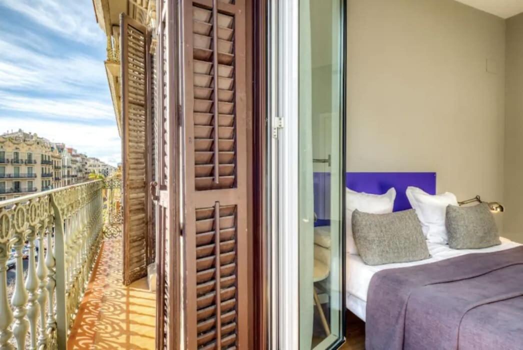 Perfectly Located 4Bed 4Bath Apartment In Barcelona 3 1 Bagian luar foto