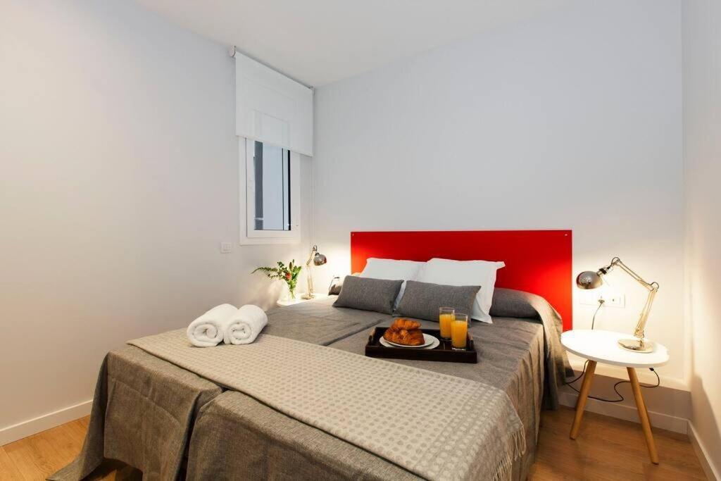 Perfectly Located 4Bed 4Bath Apartment In Barcelona 3 1 Bagian luar foto