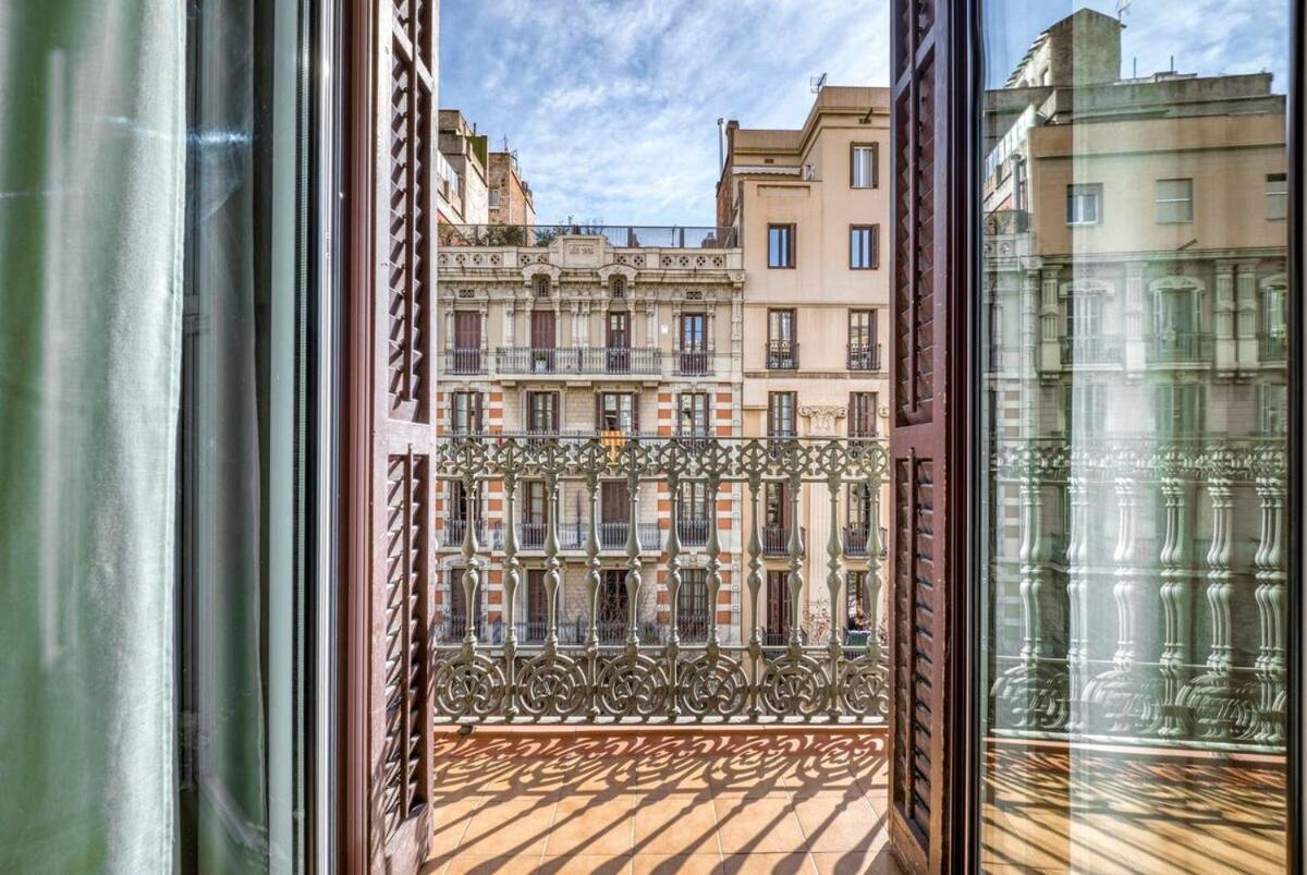 Perfectly Located 4Bed 4Bath Apartment In Barcelona 3 1 Bagian luar foto